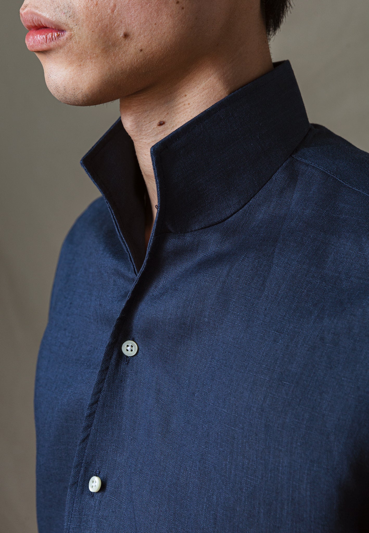 NAVY LINEN MAO COLLAR SHIRT
