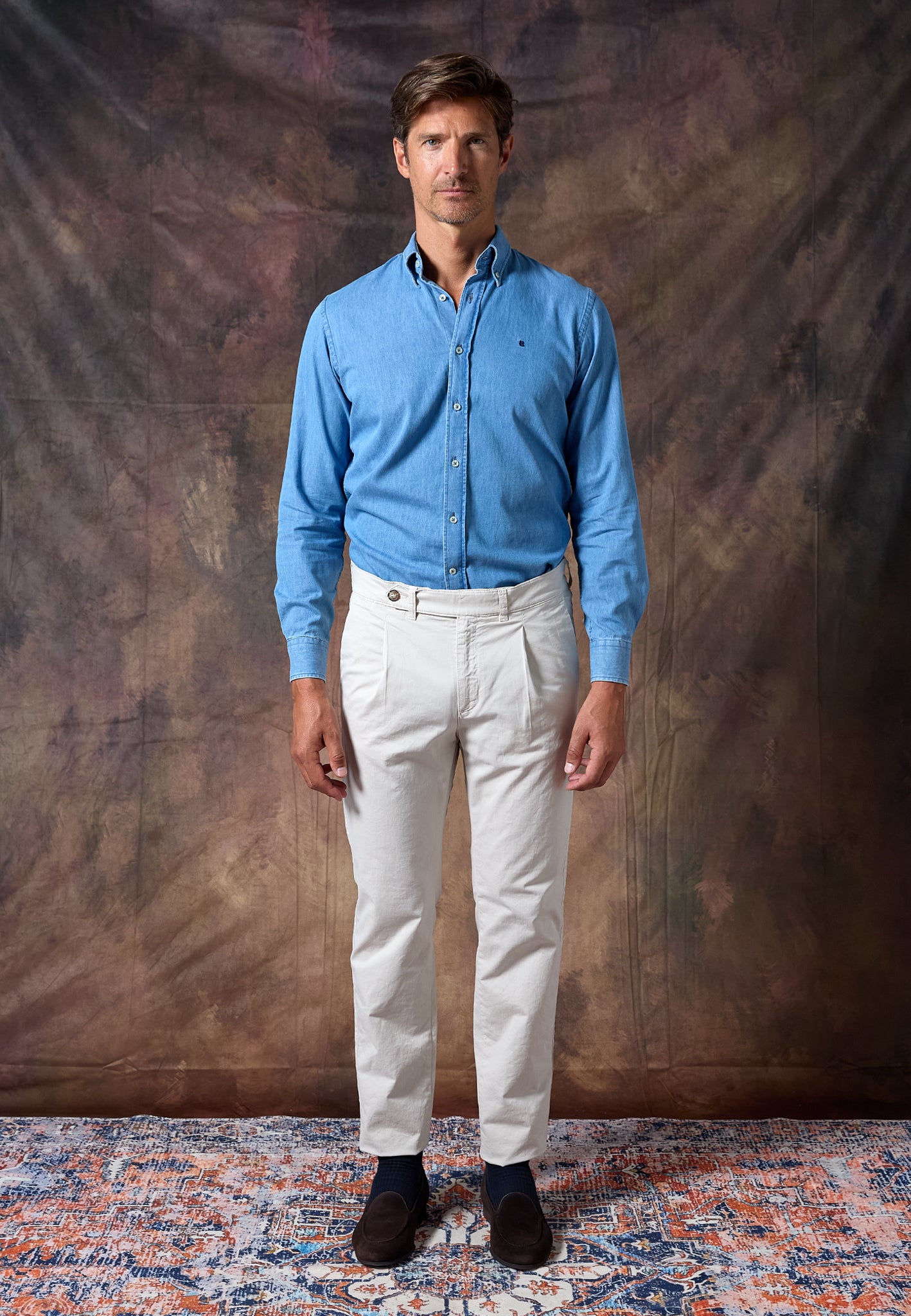 BEIGE PLEATED CHINO TROUSERS