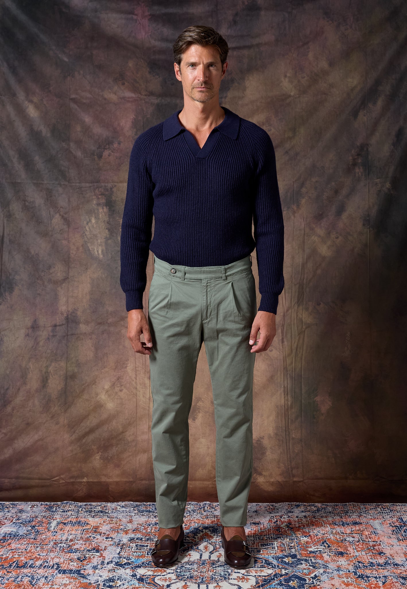 KHAKI PLEATED CHINO TROUSERS