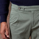 PANTALÓN CHINO PINZAS KAKI