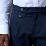PANTALÓN CARGO CONFORT PINZAS MARINO