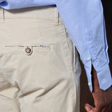PANTALÓN CHINO PINZAS CAMEL