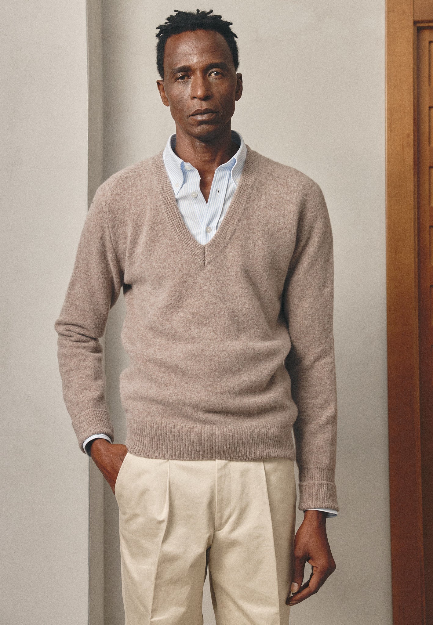 TAUPE WOOL V-NECK JUMPER