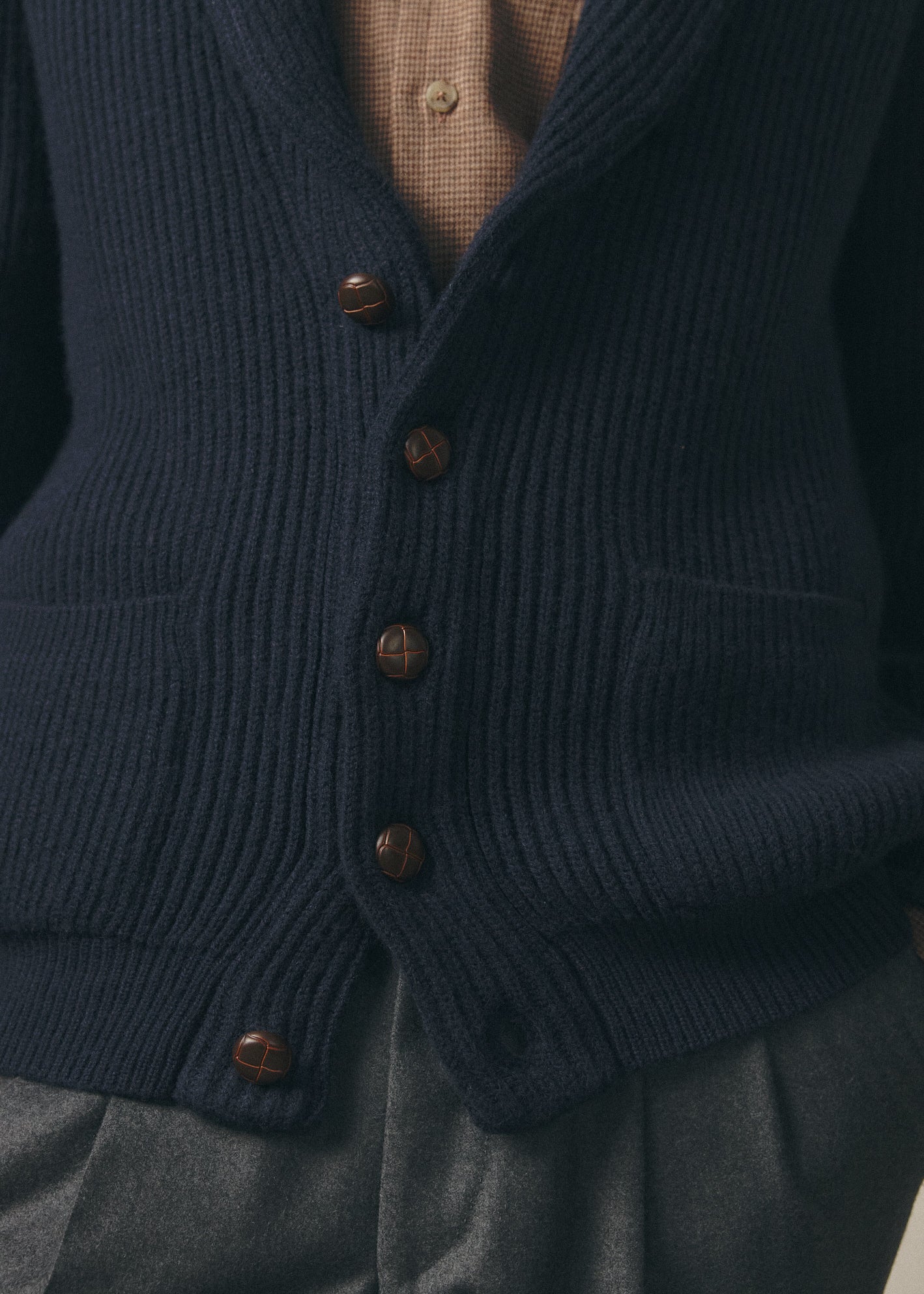 CARDIGAN CUELLO SMOKING MARINO