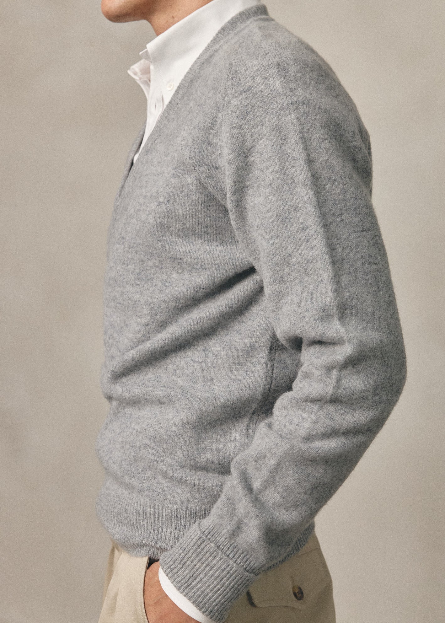 GREY WOOL V-NECK JUMPER