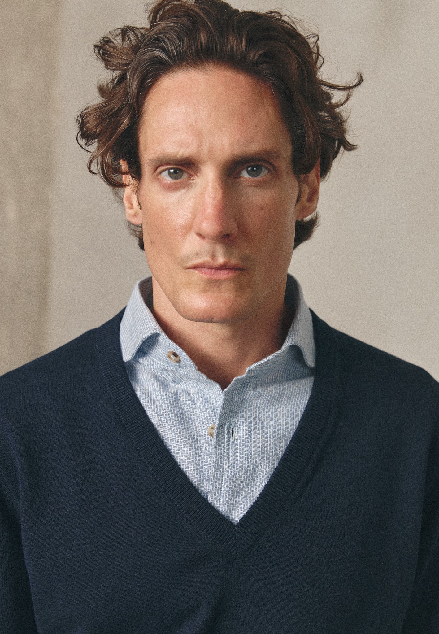 NAVY COTTON V-NECK JUMPER