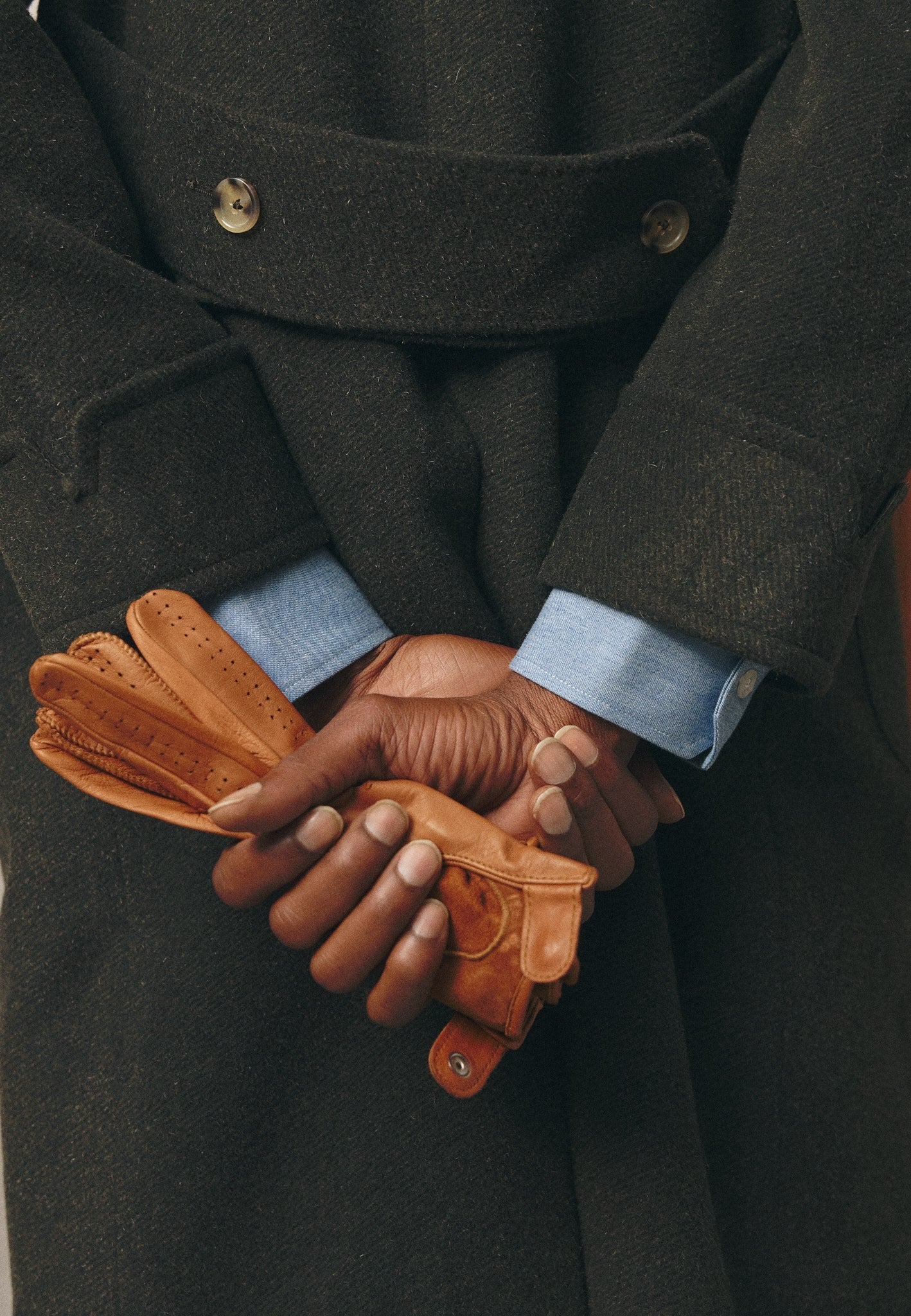 Detalle guantes de cuero