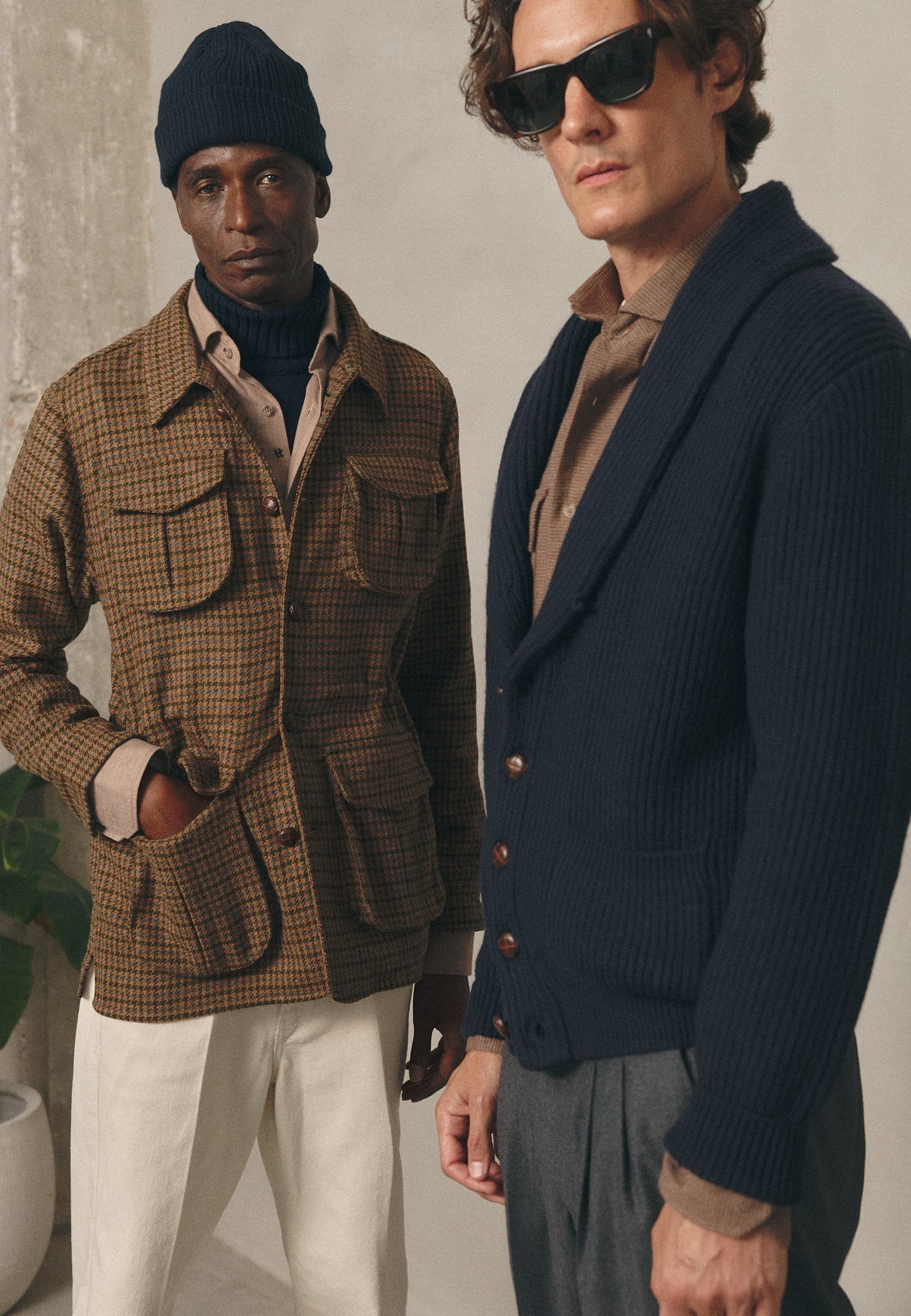 Capas de invierno en tonos tierra y navy