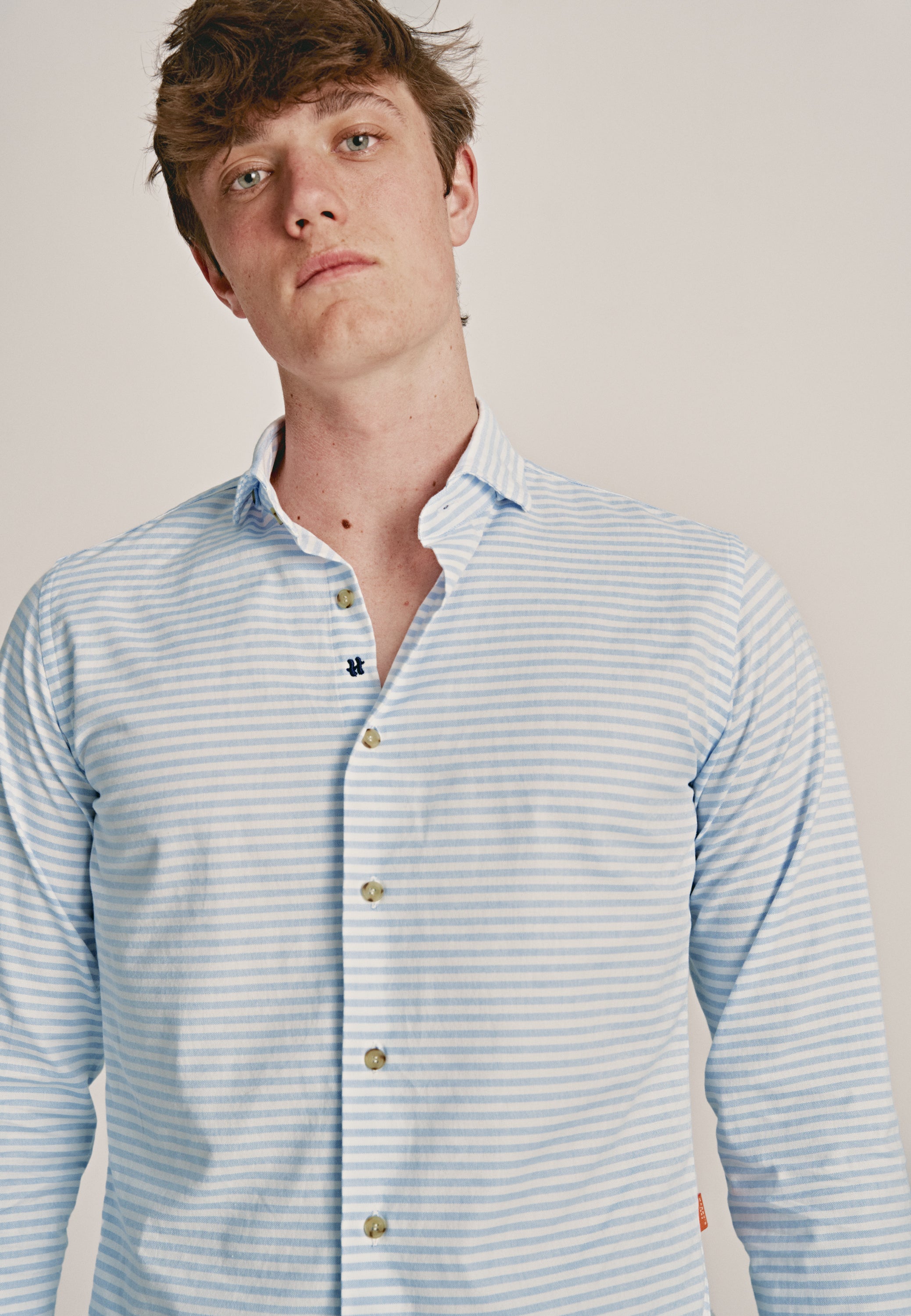 {{ tipo de producto }} CAMISA REGATA CELESTE - Harrys 1982